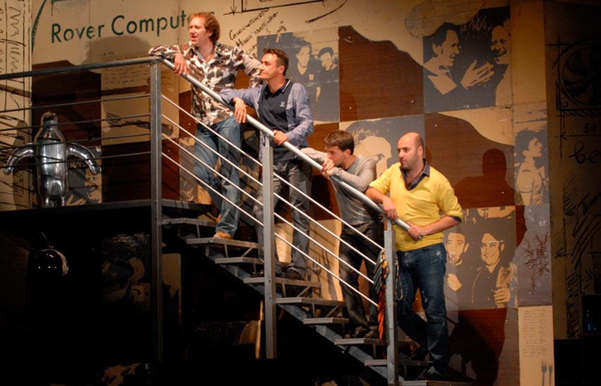 Разговоры мужчин среднего возраста